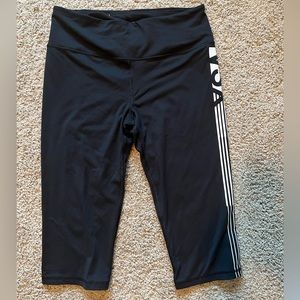 Victoria’ Secret Knockout crop pants size large